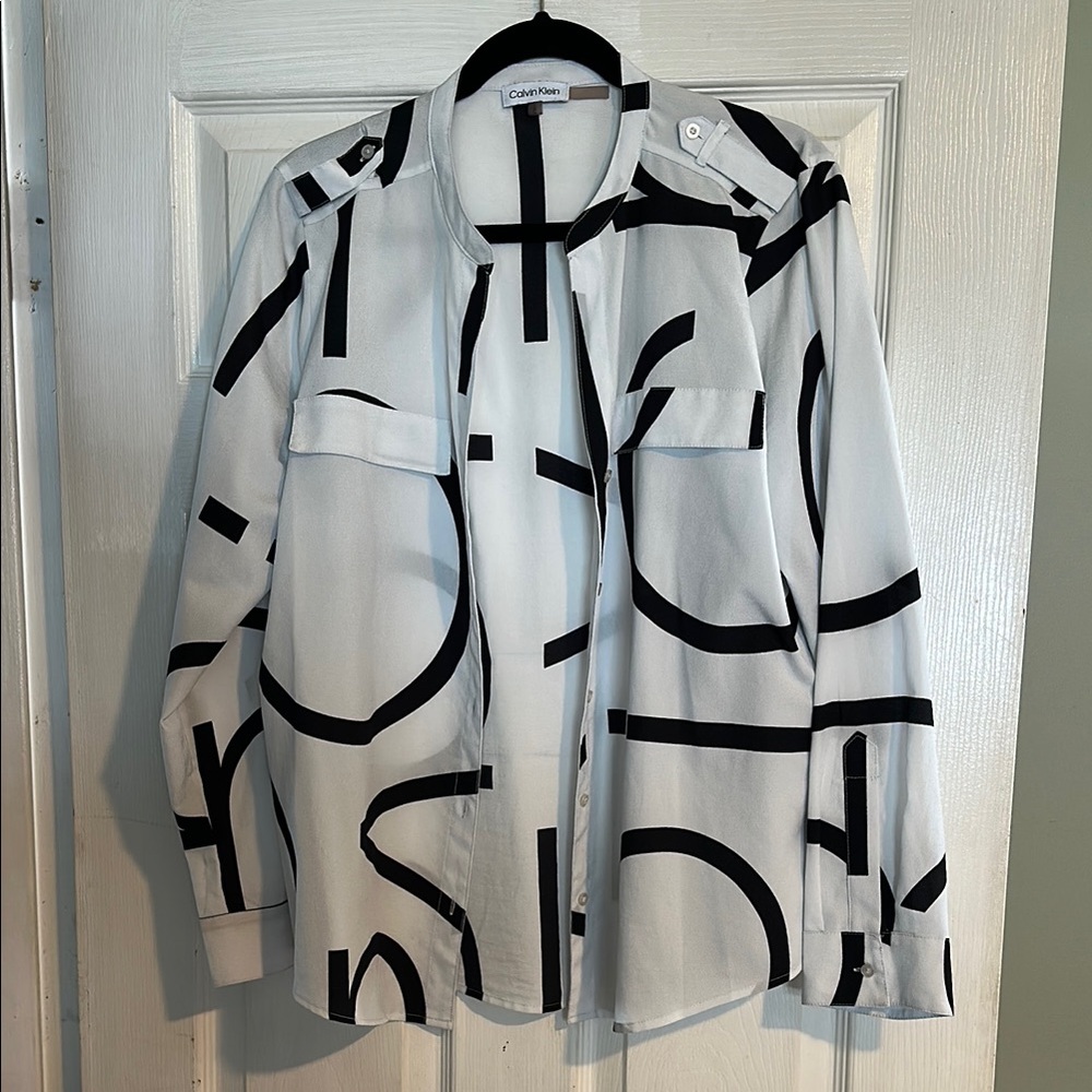 Calvin Klein Women’s White and Black Patterned Shirt